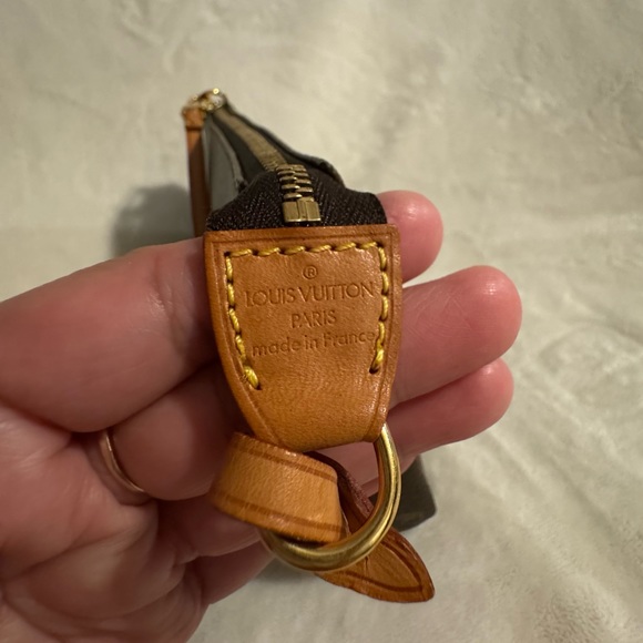 ‼️LOUIS VUITTON POCHETTE‼️ - Picture 6 of 15